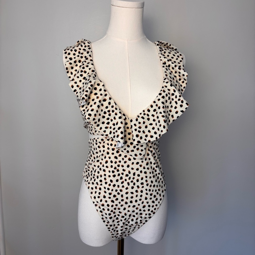 Shade and Shore Flowy Ruffle Front Animal Print Monokini One Piece Swimsuit Med